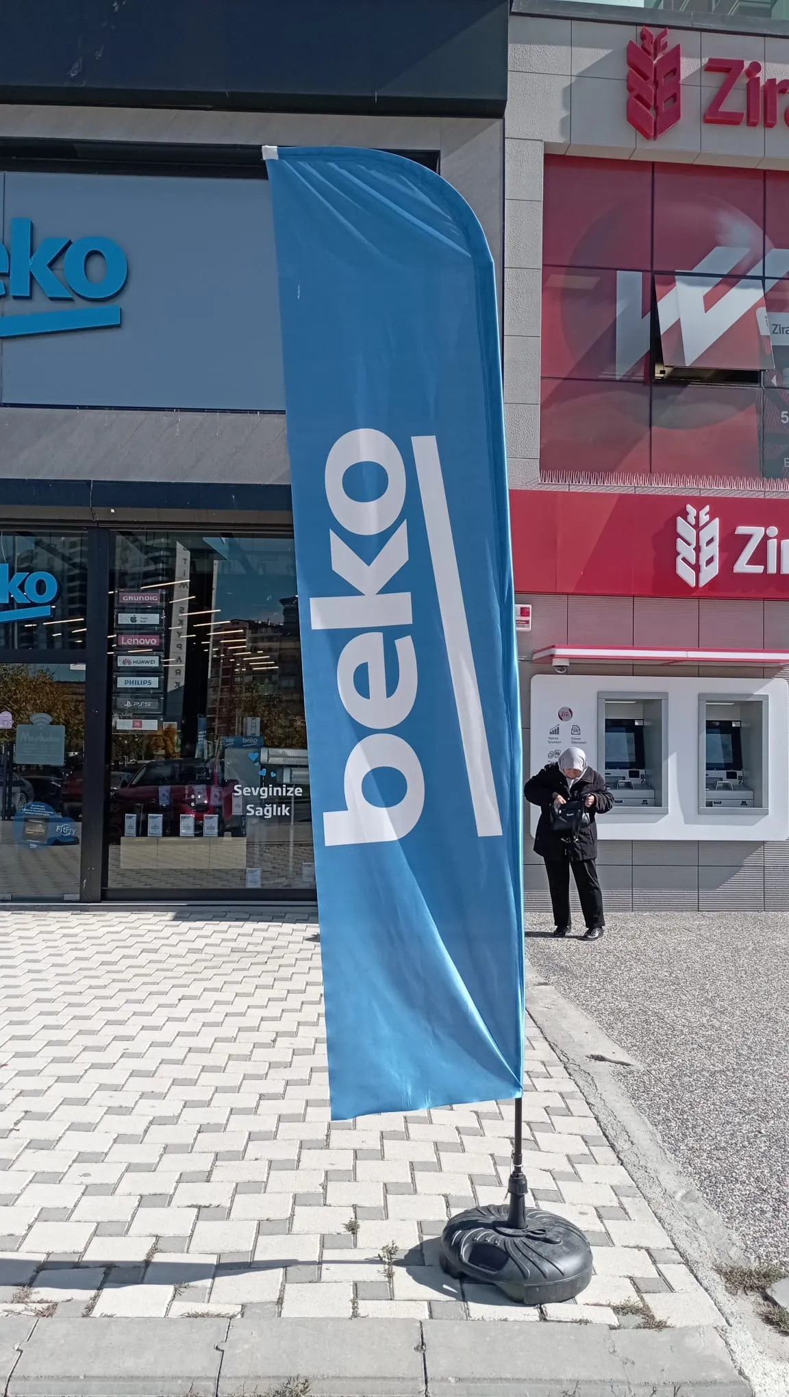 beyaz-esyaci-yelken-bayragi-1